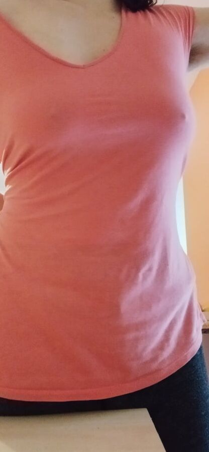 JoyTwoSex - Braless Pokies
