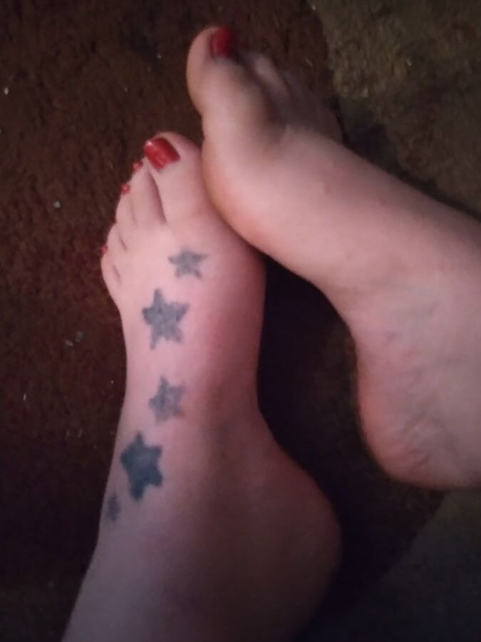 My cute little feet (size 7)