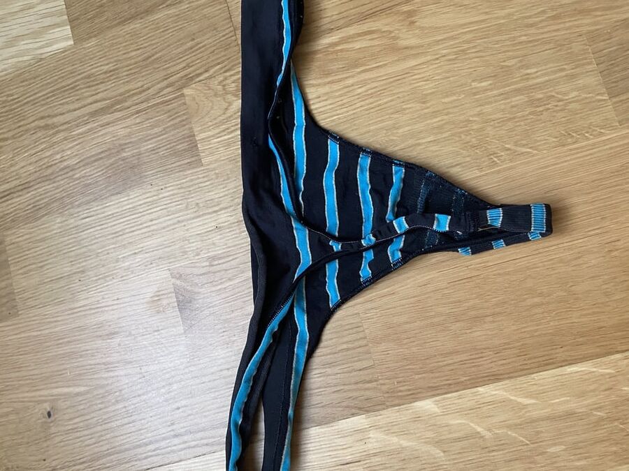 Thong string panties