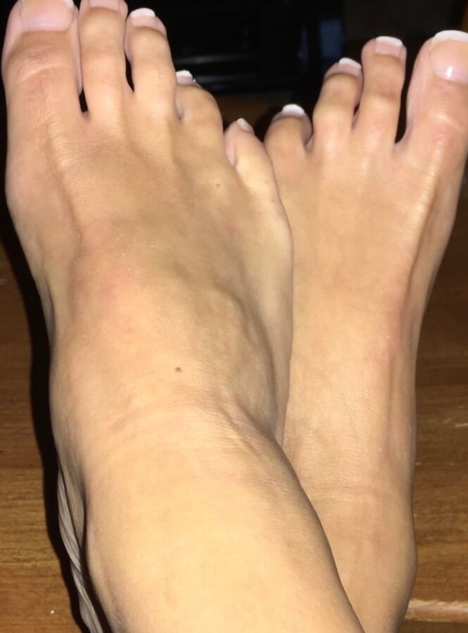 Some feet pics for all you foot guys out there