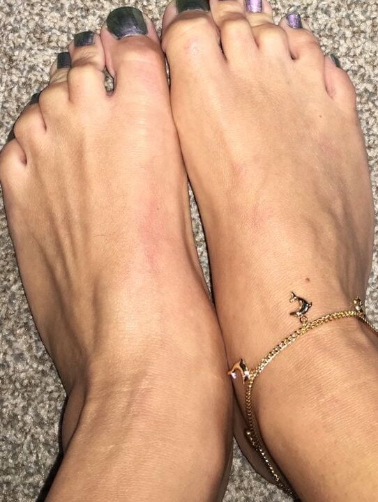 Some feet pics for all you foot guys out there