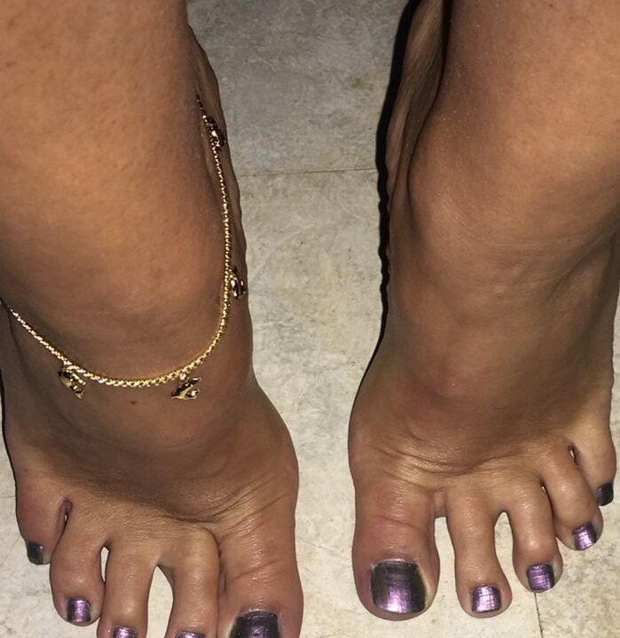 Some feet pics for all you foot guys out there