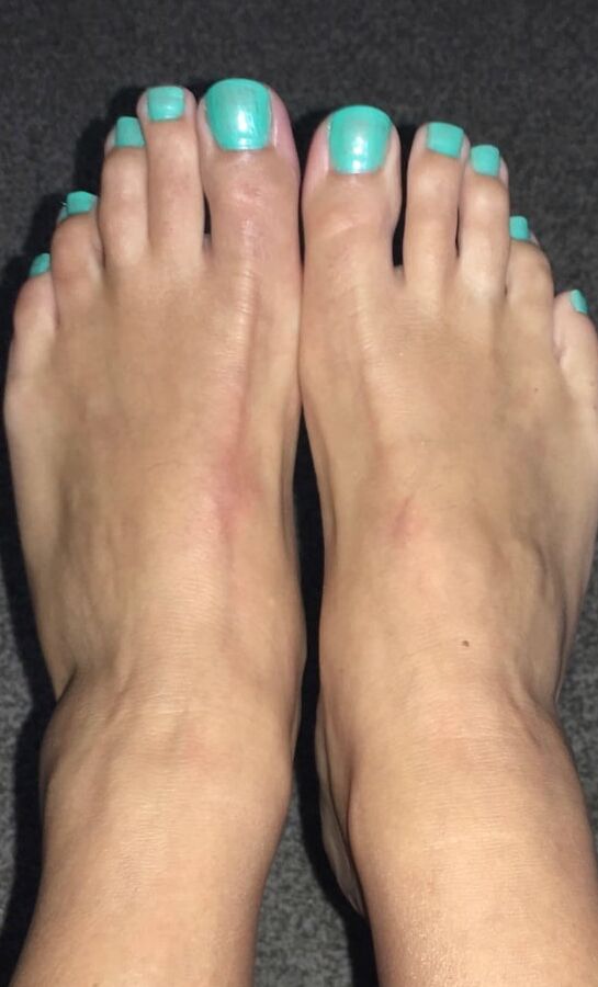 Some feet pics for all you foot guys out there
