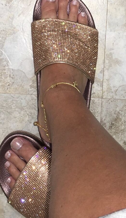 Some feet pics for all you foot guys out there