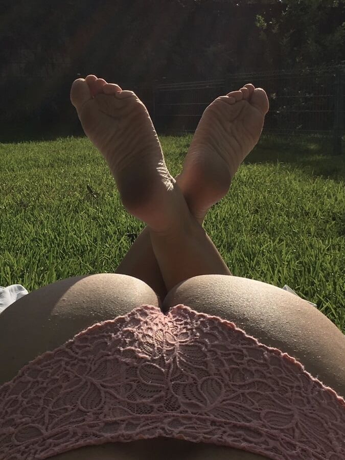 Aryana's Feet