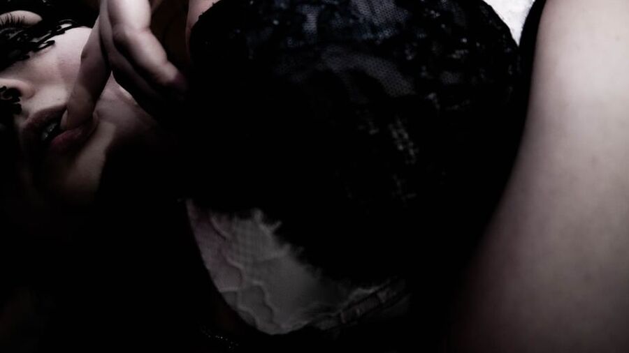 DARK ROOM
