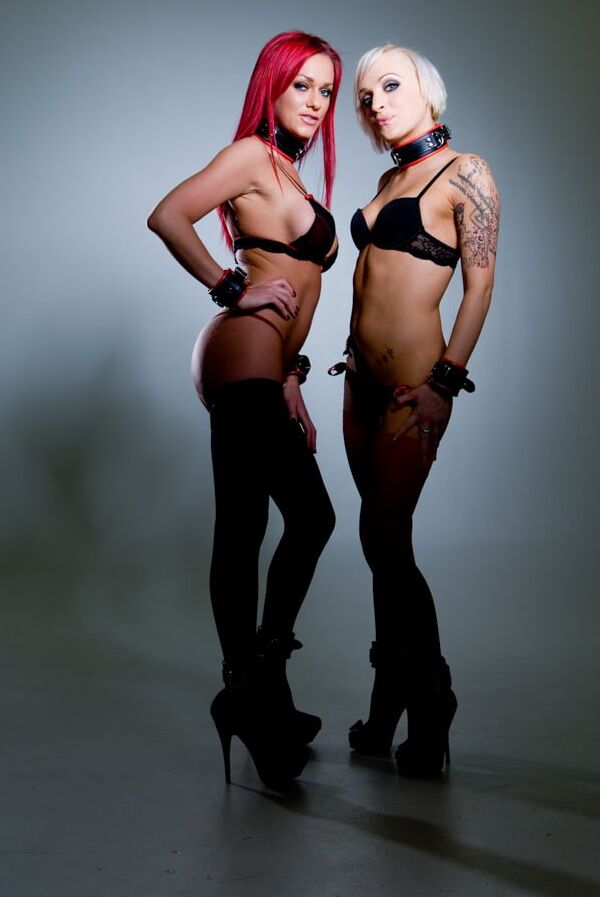 Kinky Paige Ashley Gets Glamtied With Farrah Fox