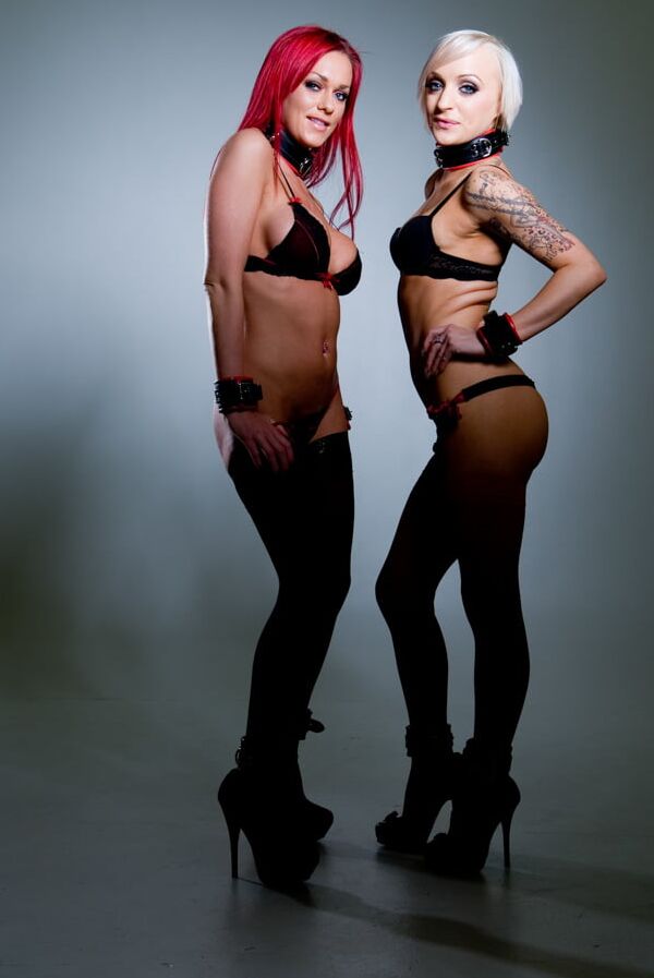 Kinky Paige Ashley Gets Glamtied With Farrah Fox