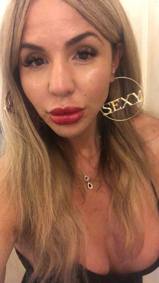 Tabbyanne manchester whore dressed like a slut in public