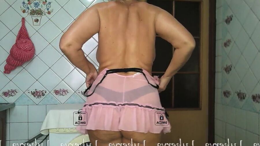Lukerya striptease