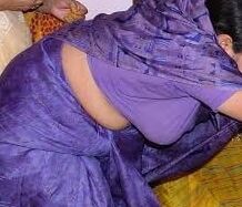 Hot aunties and side boobs