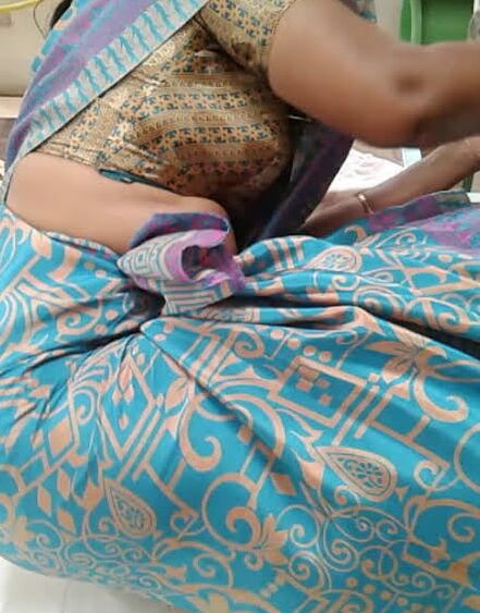 Hot aunties and side boobs