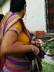 Side boobs in saree