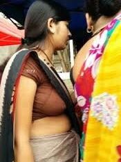 Side boobs in saree