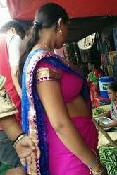 Side boobs in saree