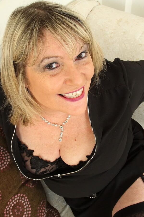 Alisha from OlderWomanFun