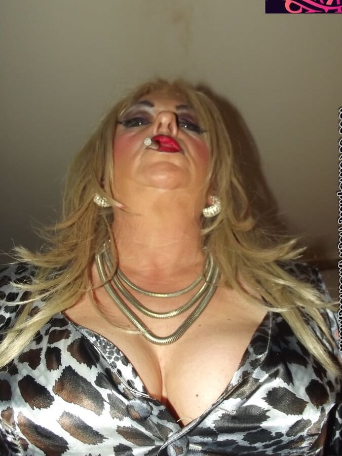 WHORE RELAXING