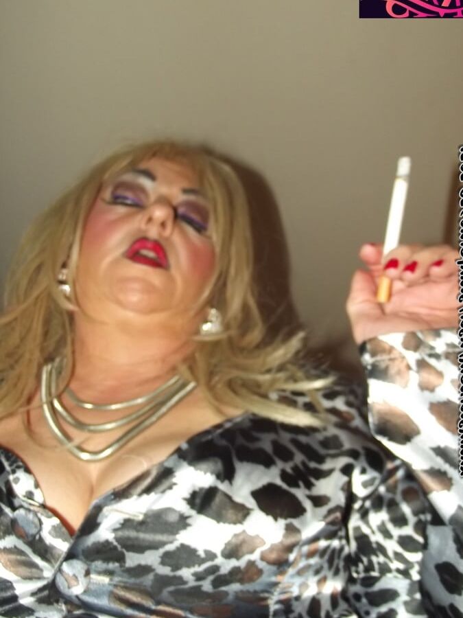 WHORE RELAXING