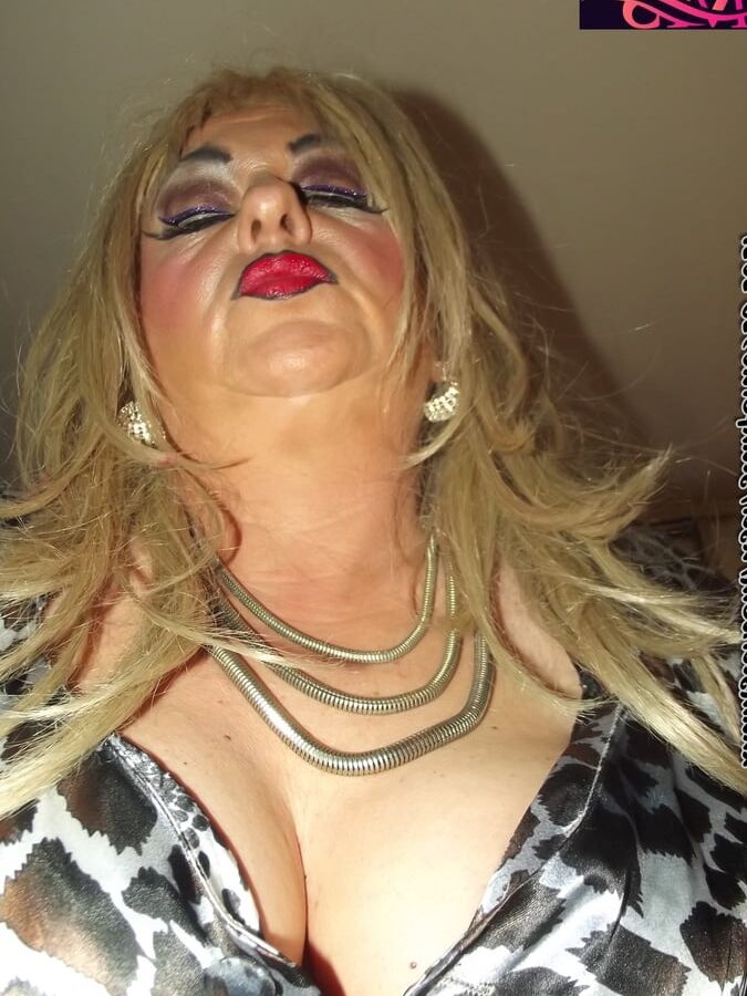 WHORE RELAXING