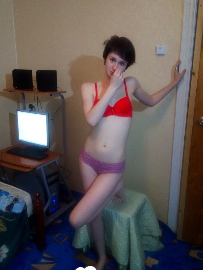 I love to strip and masturbate on camera