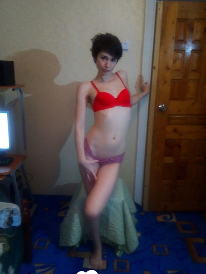 I love to strip and masturbate on camera
