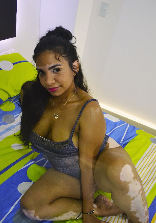 En cama provandome ropa