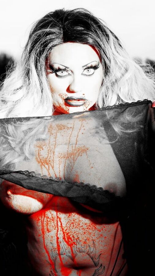 VAMPIRE SLUT