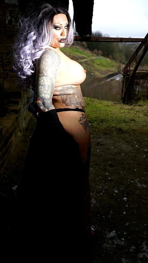 VAMPIRE SLUT