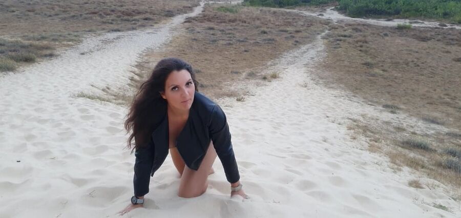 Bitch beachoutside cochonne a la plage en public