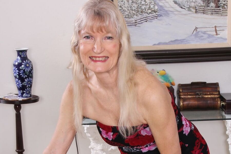 Claire from OlderWomanFun