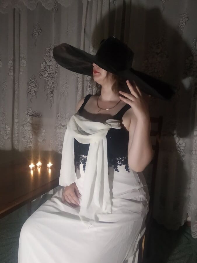 We tried to make a cosplay on Lady Dimitrescu