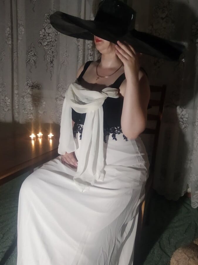 We tried to make a cosplay on Lady Dimitrescu