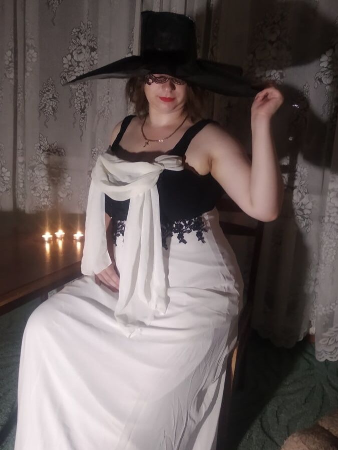 We tried to make a cosplay on Lady Dimitrescu