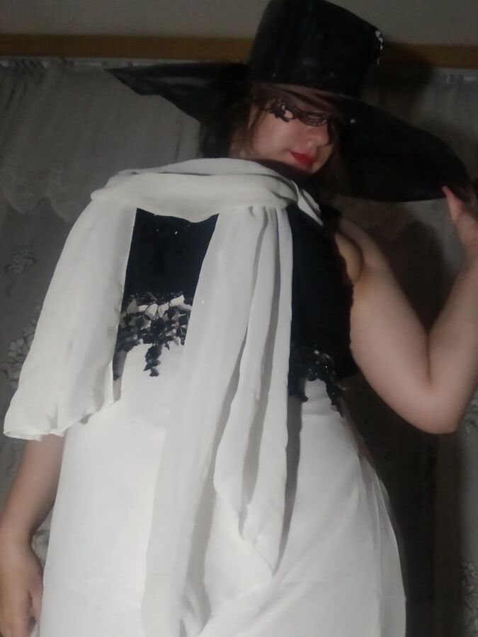 We tried to make a cosplay on Lady Dimitrescu