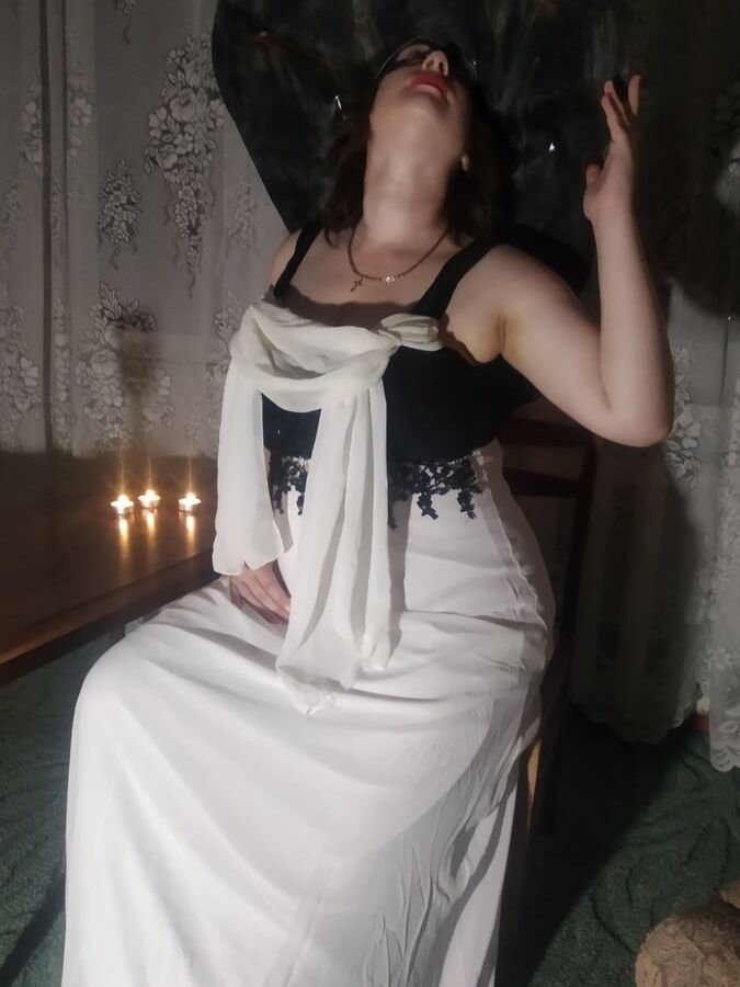 We tried to make a cosplay on Lady Dimitrescu