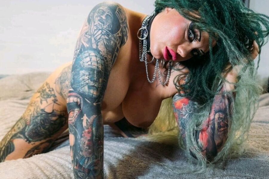 HOT PUSSY WHORE