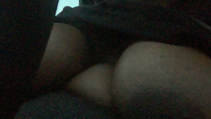 My titties out