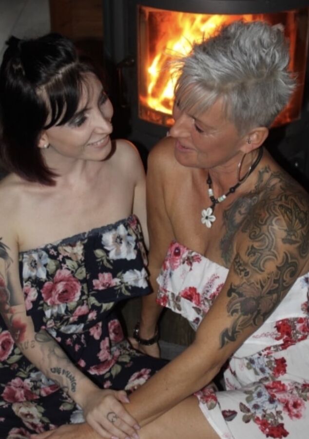 Different sexy Pics Lou Nesbit. Lia Louise