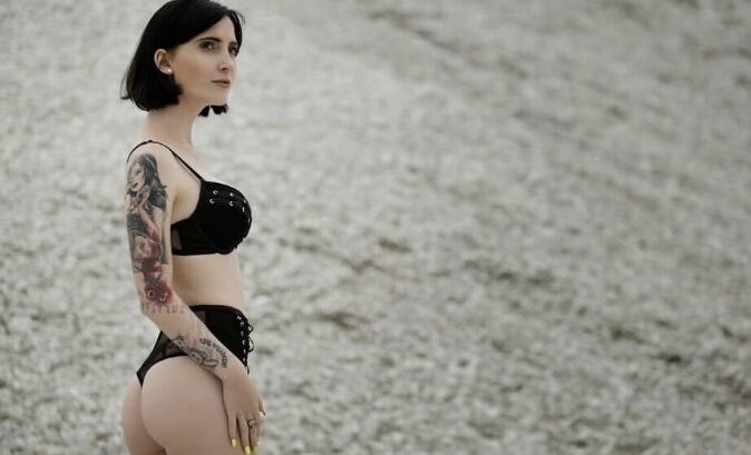 Different sexy Pics Lou Nesbit. Lia Louise
