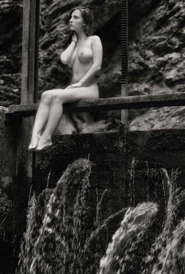 Different sexy Pics Lou Nesbit. Lia Louise