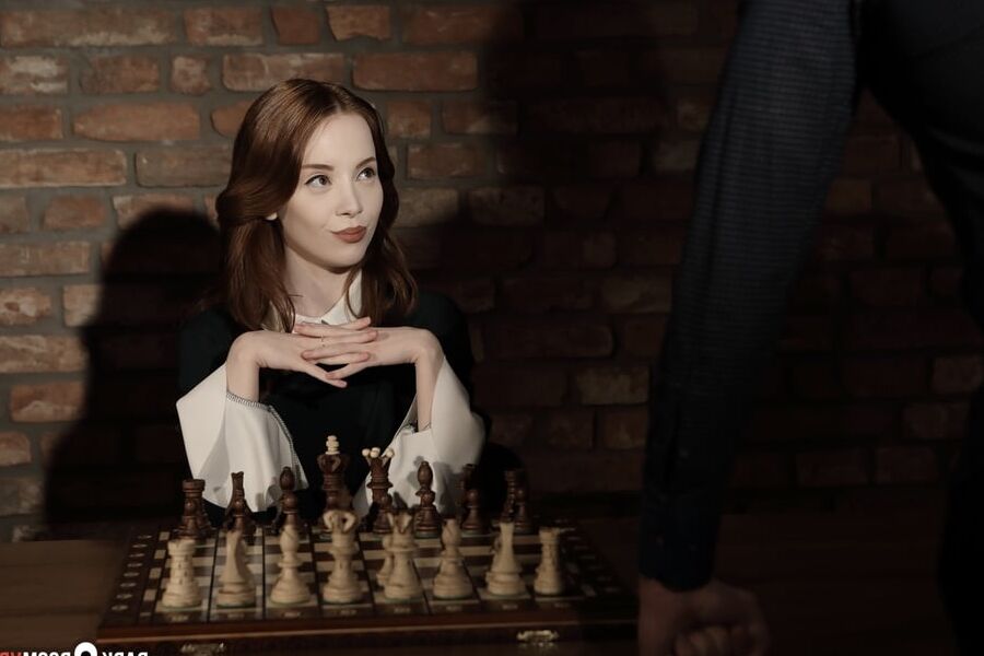 'Checkmate, bitch!' with gorgeous girl Lottie Magne