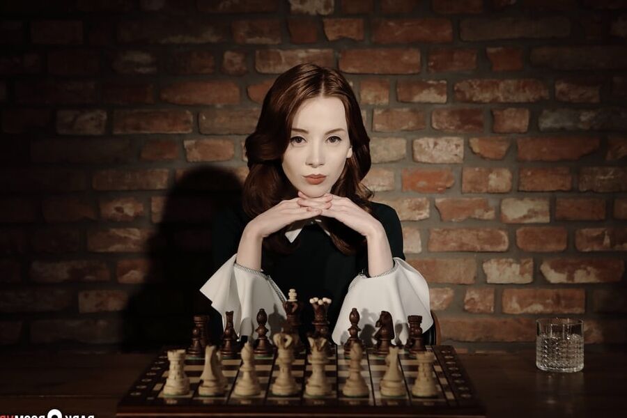 'Checkmate, bitch!' with gorgeous girl Lottie Magne