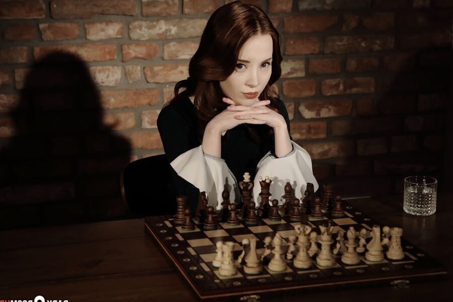 'Checkmate, bitch!' with gorgeous girl Lottie Magne