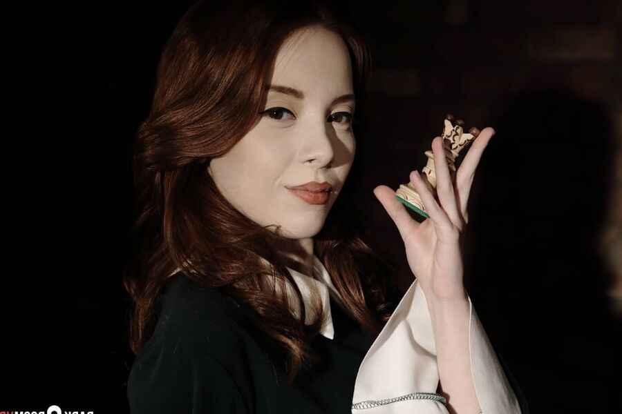 'Checkmate, bitch!' with gorgeous girl Lottie Magne