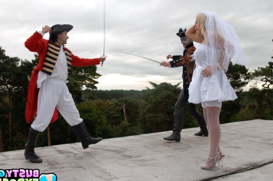 Savannah Gold Has Erotic Sex With A Masked Stranger
