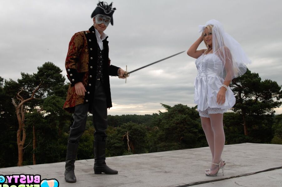 Savannah Gold Has Erotic Sex With A Masked Stranger