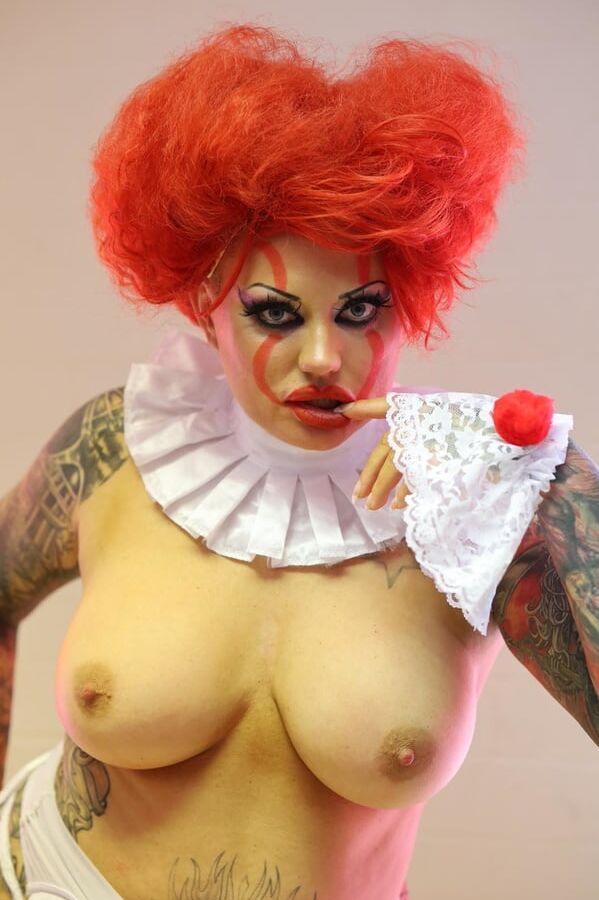 IF PENNYWISE WAS A WHORE
