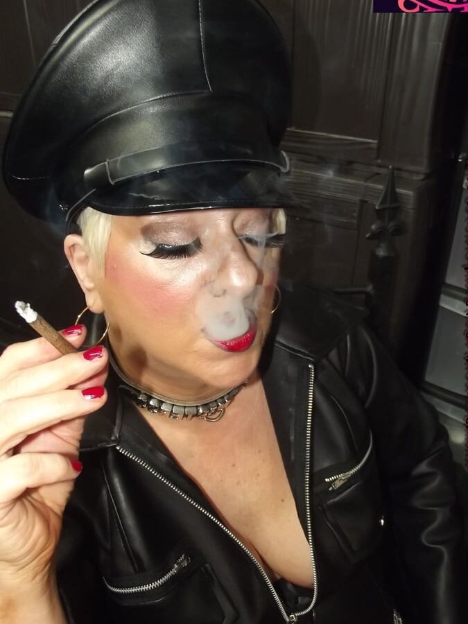 MISTRESS SMOKE POWER