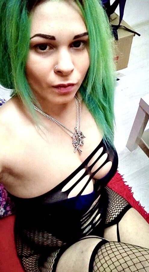 VIOLETTADEE EROTIC PHOTOS - MINDBREAKER