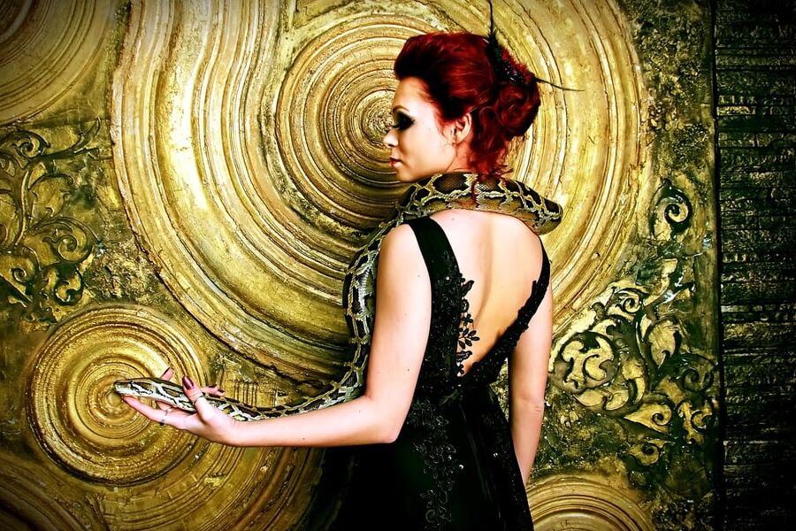 MISTRESS VIOLETTADEE - MINDBREAKERS